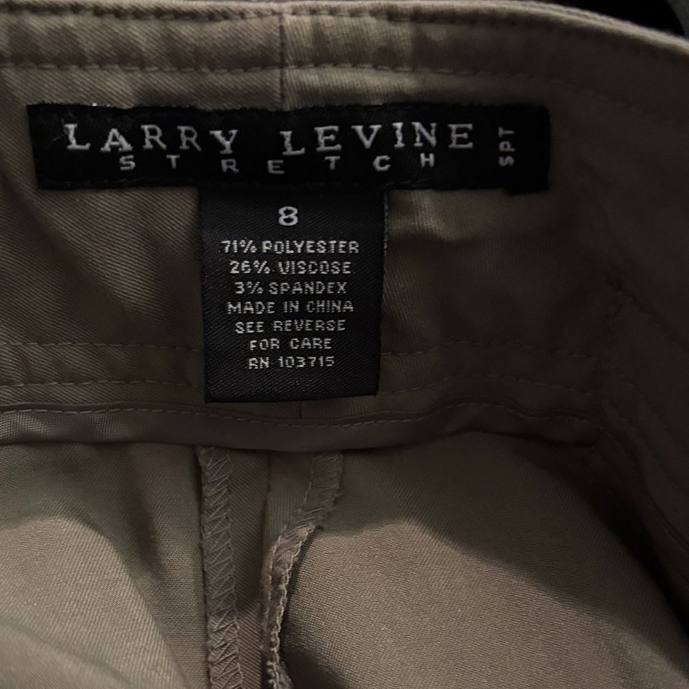 Size 8 Larry Levine Khaki Stretch Capris